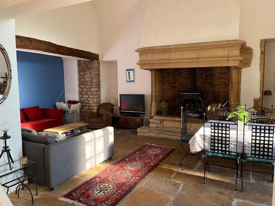 Apartment Loft Dans Un Chateau En Pierres Dorees Lissieu